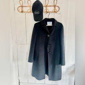PRADA Like new, crazy soft navy coat with wavey statement buttons so 42